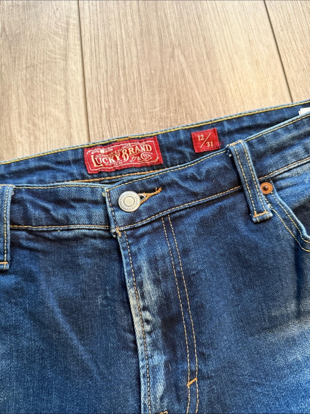 Lucky Brand Women’s Straight Leg Denim Jeans Size 12/31 - Picture 3 of 6